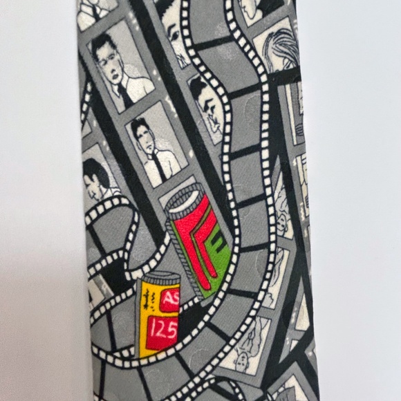 Vintage 1990 Nicole Miller silk tie, film, photography - Picture 4 of 7